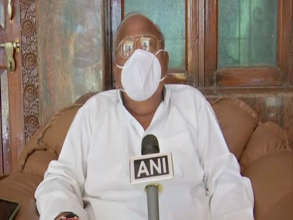 Senior Congress leader V Hanumantha Rao in conversation with ANI. (File photo)