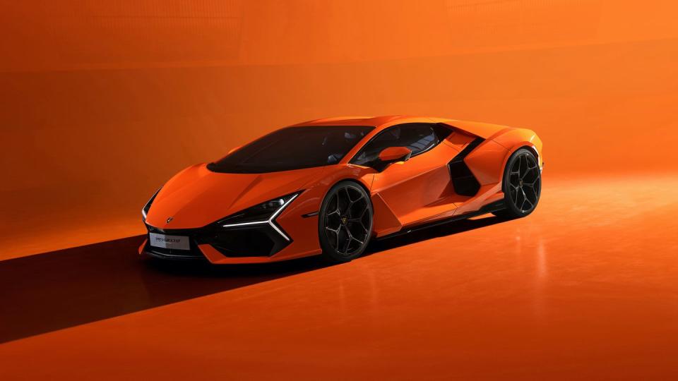 <p>2024 Lamborghini Revuelto</p>