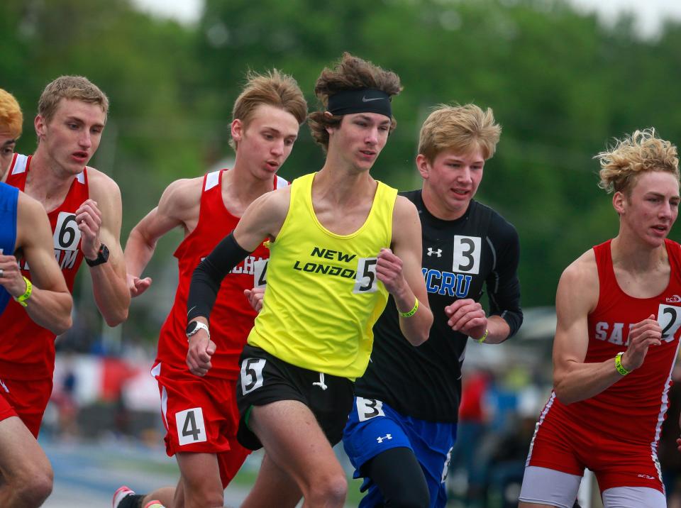 New London junior Rylan Martin competes in the Class 1A boys 800 meter run during the Iowa high school state track and field meet at Drake Stadium in Des Moines on Saturday, May 21, 2022.