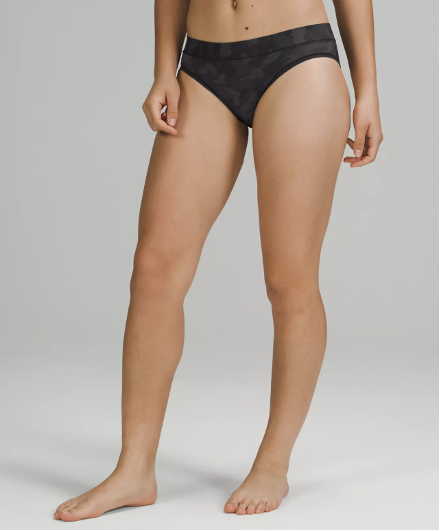 Lululemon Soft Breathable Thong - Collage Camo Mini Black Multi