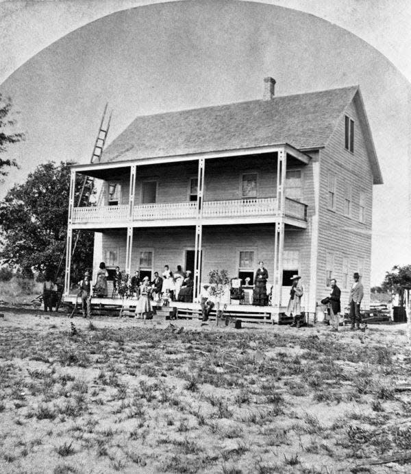 A boarding house along the St. Johns River Valley 1874. The homes served as waystations for emigrants starting a new life in Florida