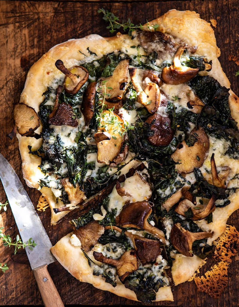 Pizza aux champignons et chou kale