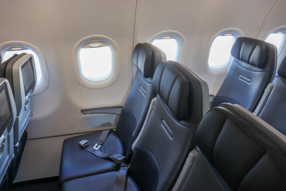 Flying JetBlue Airways Airbus A320 New Phase 2 Interior