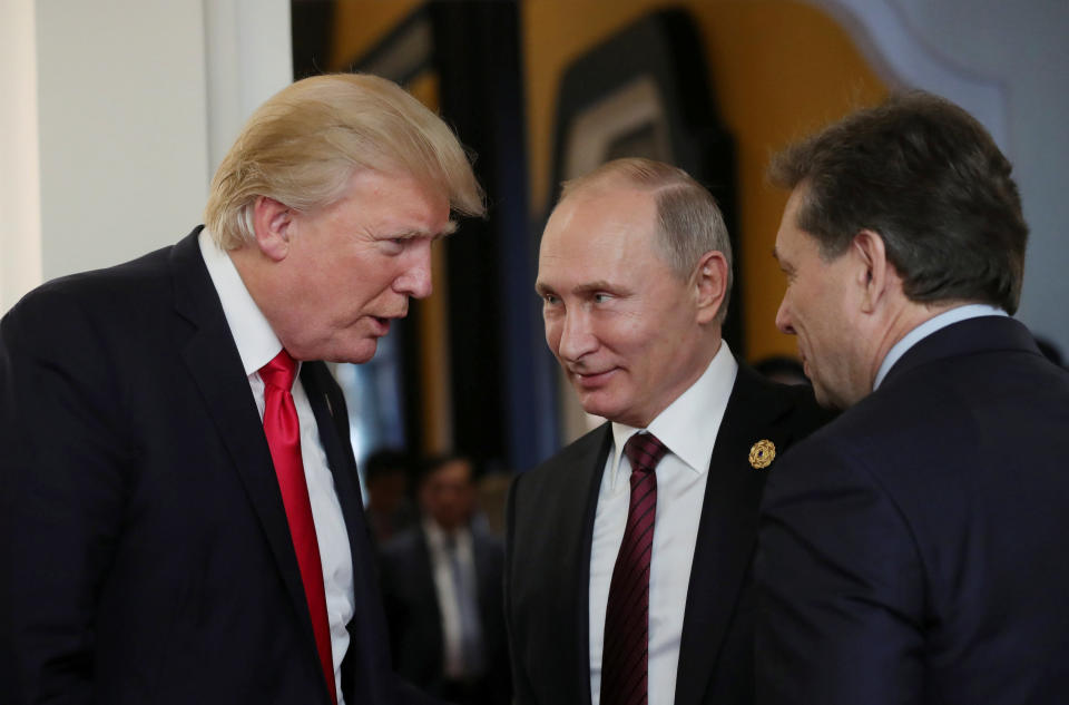 Trump chatted with Russian President Vladimir Putin last November during a summit in Danang, Vietnam. (Photo: Sputnik Photo Agency / Reuters)