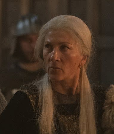 Rhaenys looking over at something