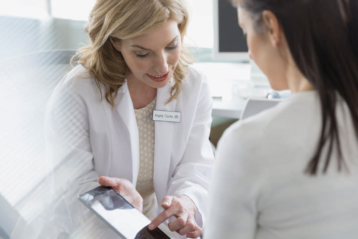 La osteoporosis podría ser un factor de riesgo de la enfermedad periodontal. Foto: Hero Images/Getty Images