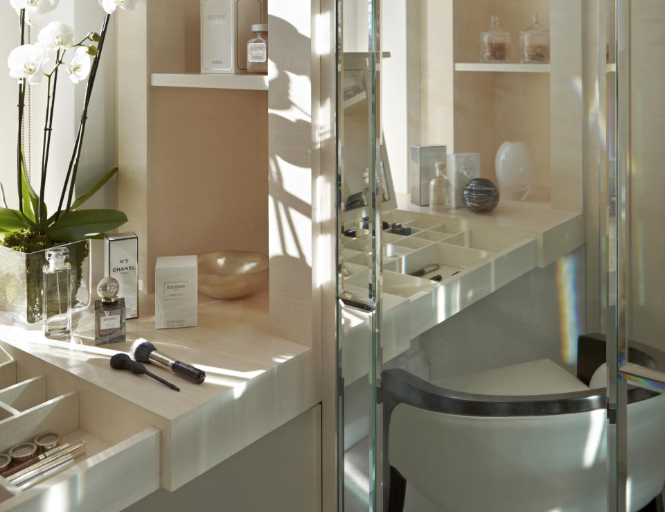 detail of dressing table with compartments and mirrors