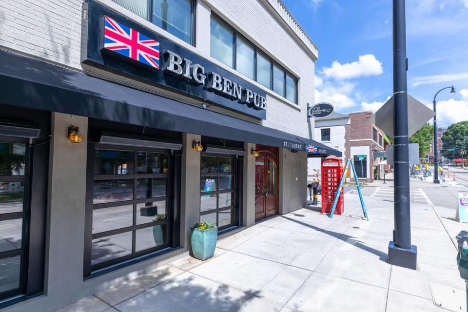 Order a Full English Breakfast or other British pub food at the new Big Ben Pub location in Elizabeth.