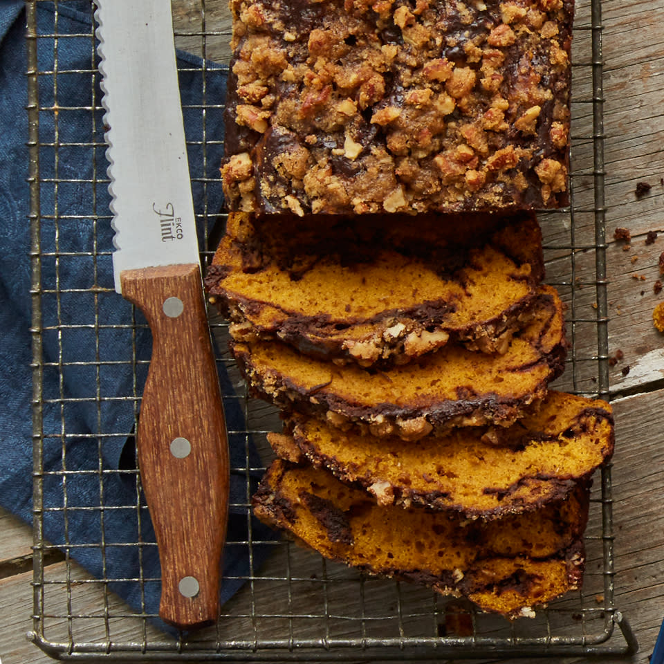 Chocolate-Swirled Pumpkin Loaf Bread