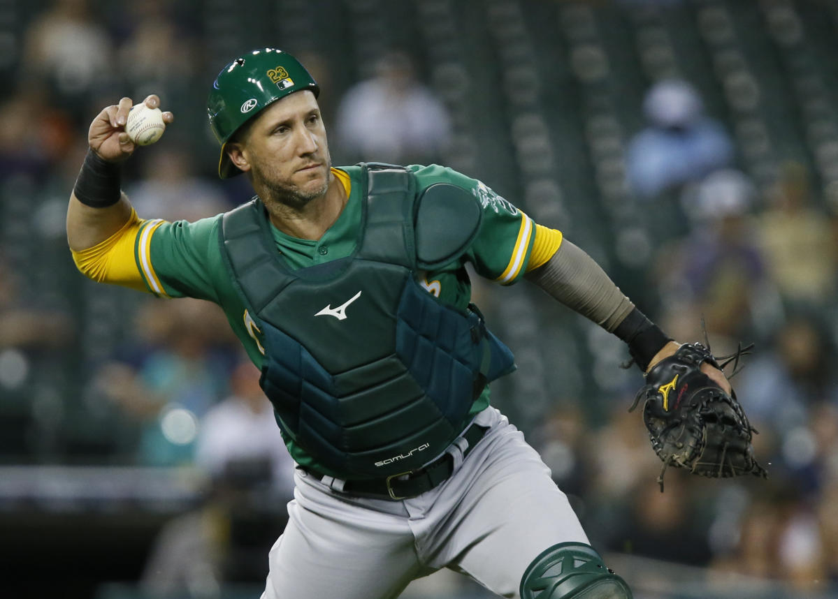 Cubs: Yan Gomes Scratched with Oblique Tightness - On Tap Sports Net