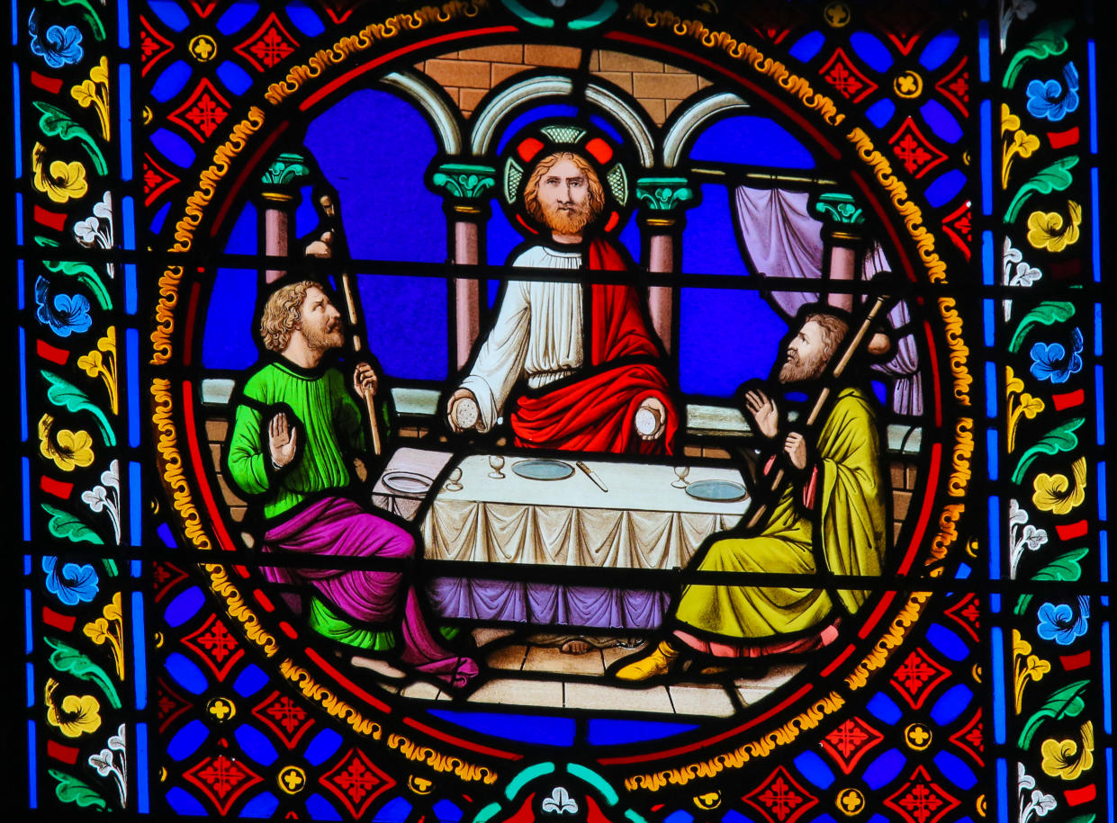 Stained glass in the Chapel of Notre-Dame des flots (1857) in Sainte Adresse, France, depicting The Supper at Emmaus (Getty)