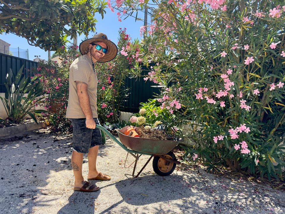 Dave in seinem Garten. - Copyright: Dave in Portugal