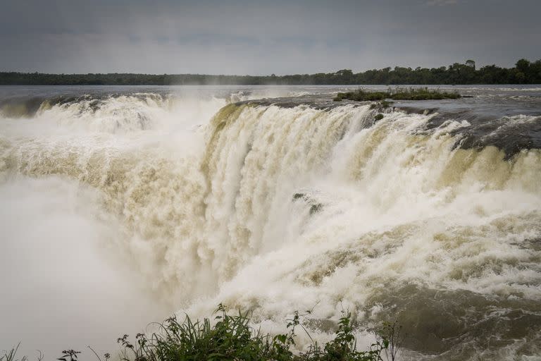 La Garganta del Diablo, en las Cataratas del Iguazú, es otro de los lugares más mencionados entre quienes han tenido esta sensación