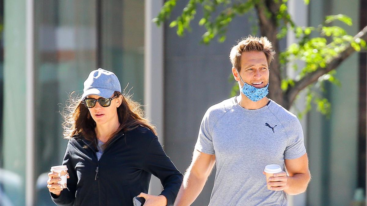 Every Single Thing We Know About Jennifer Garner’s Longtime Boyfriend