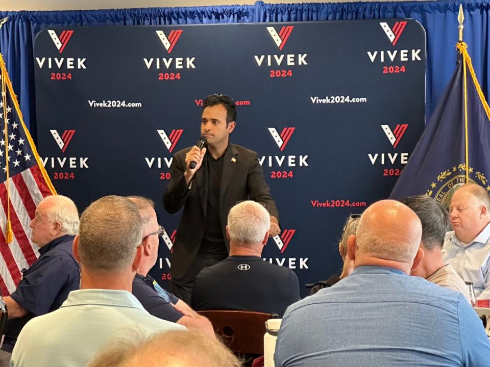 GOP presidential candidate Vivek Ramaswamy speaks to Granite State Republicans at a Concord, New Hampshire diner on  2 June 2023 (Andrew Feinberg / The Independent)