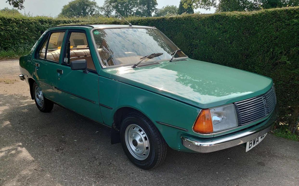 Green 1979 Renault 18TL parked up on a drive