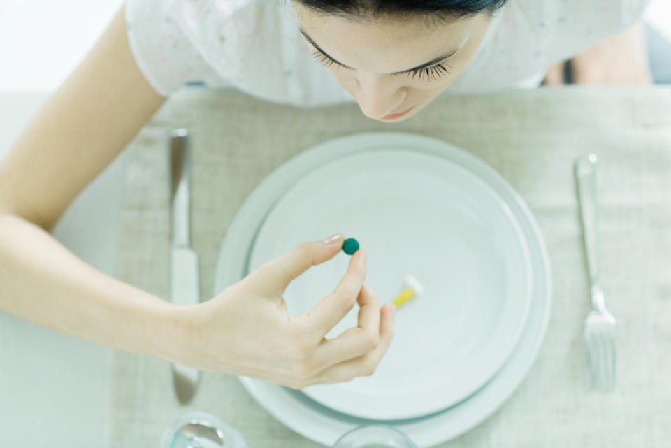 Bevor du zu Vitaminpräparaten greifst, solltest du immer erst deinen Hausarzt konsultieren. (Symbolbild: Getty Images)