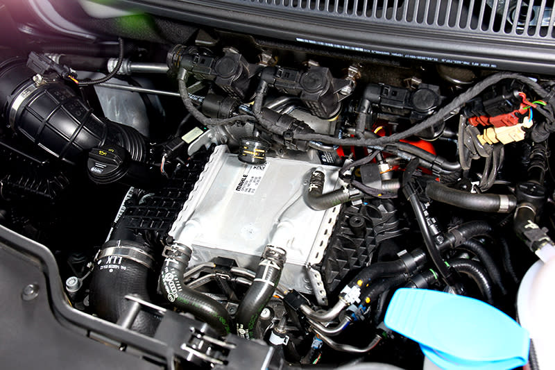 2.0升柴油引擎具有199hp/45.9kgm輸出。