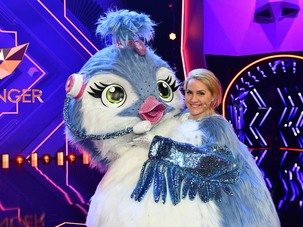 Bei "The Masked Singer" enthüllt: Unter dem Küken steckt "Tagesschau"-Star Judith Rakers. (Bild: ProSieben/Willi Weber)