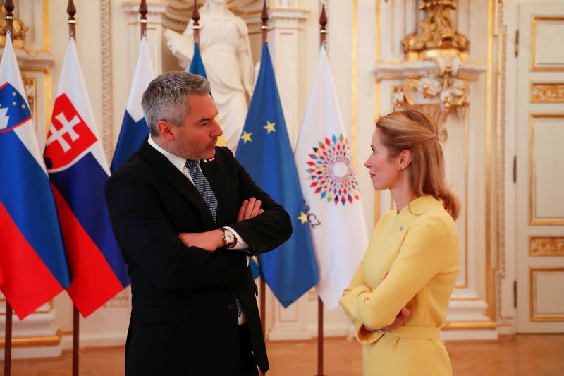 Leaders of EU and neighbouring countries meet in Prague