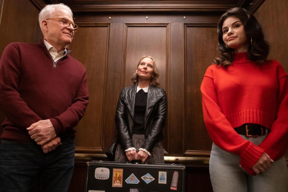 only murders in the building    how well do you know your neighbors   episode 103    oliver employs his theater director skills to analyze the case charles  mabel question an obsessive cat lover charles steve martin, jan amy ryan and mabel selena gomez, shown photo by craig blankenhornhulu