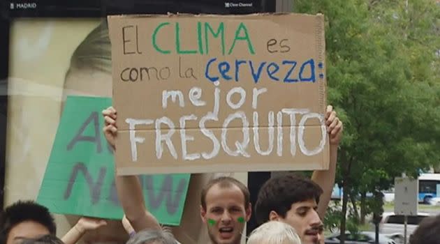Pancarta en una manifestaci&#xf3;n por el clima. (Photo: EFE)