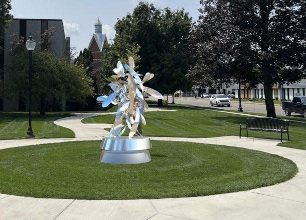 The proposed sculpture photoshoped in its proposed location of Four Corners Park.