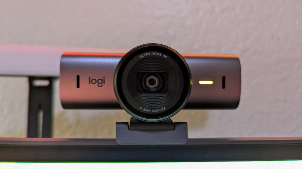 Image of the Logitech MX Brio webcam.