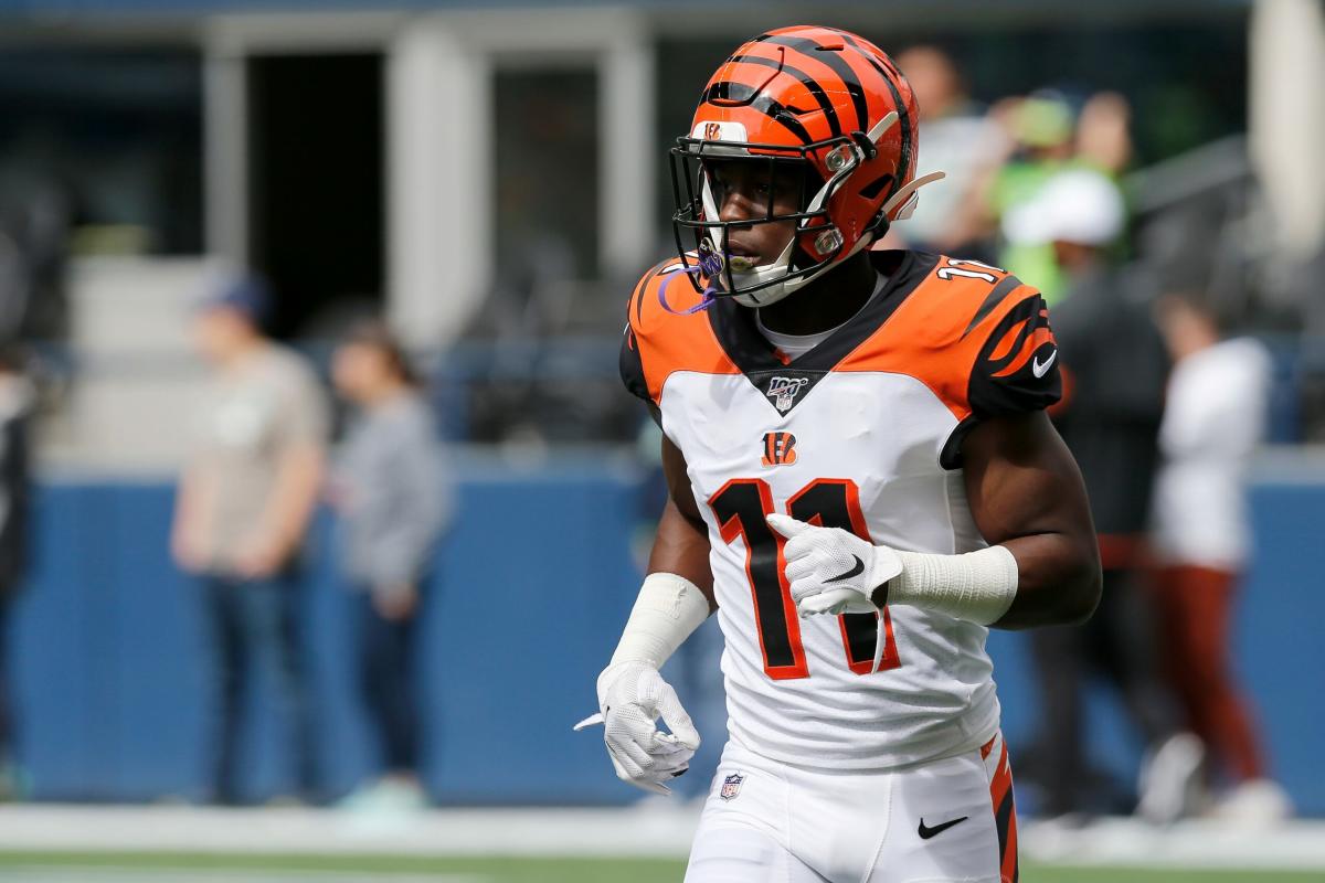 Eagles sign former Bengals first round pick John Ross