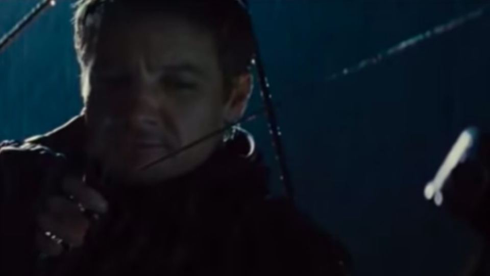 Hawkeye (Jeremy Renner) en ‘Thor’ (2011). Foto: Youtube/ <a href="https://www.youtube.com/watch?v=0CpYb3Qdrmc" rel="nofollow noopener" target="_blank" data-ylk="slk:tiiavengers16;elm:context_link;itc:0;sec:content-canvas" class="link ">tiiavengers16</a>