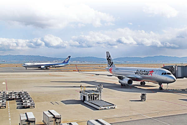 廉航之間的競爭激烈，繼廉航專用的東京成田機場第三航廈啟用後，有傳明年在大阪關西機場也會有廉航專用的航廈投入服務。
