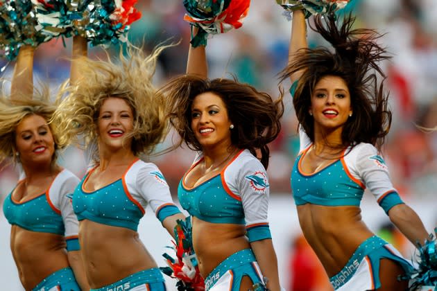 Miami Dolphins cheerleaders web page hacked by porn site â€“ it has been fixed