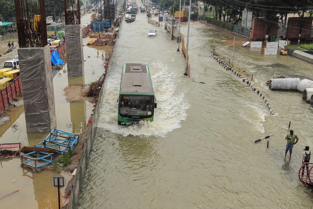 India's Silicon Valley grapples to deal with torrential rains, floods and  power cuts