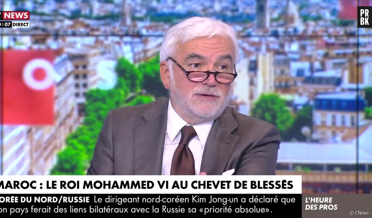 Pascal Praud embarrasse un invité de L'heure des pros avec une question sur le roi du Maroc - CNews