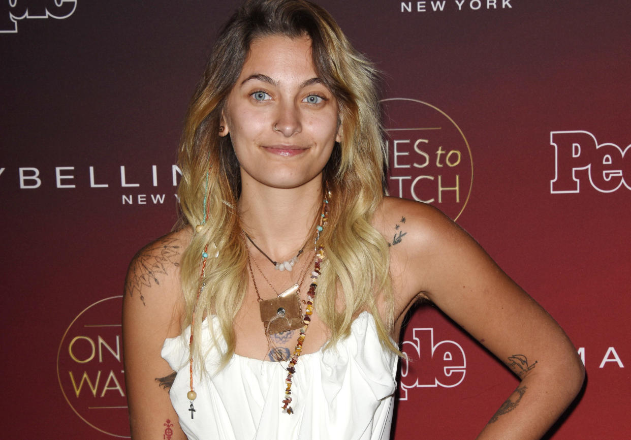 Paris Jackson erschien jetzt bei einer Promi-Party ganz ohne Make-up. (ddp Images/abaca press)