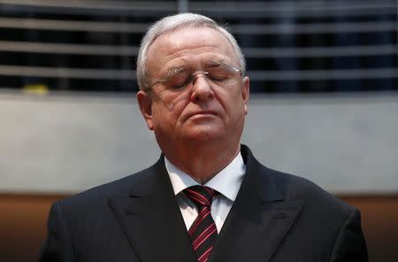 Former Volkswagen chief executive Martin Winterkorn arrives to testify to a German parliamentary committee on the carmaker's emissions scandal in Berlin, Germany, January 19, 2017. REUTERS/Fabrizio Bensch