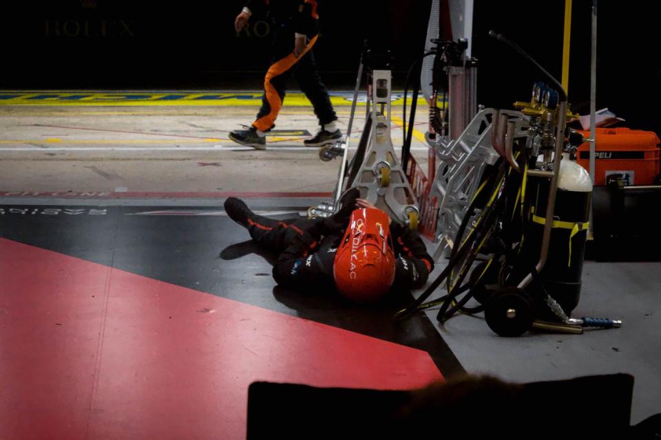 24 hours of le mans pit crew napping