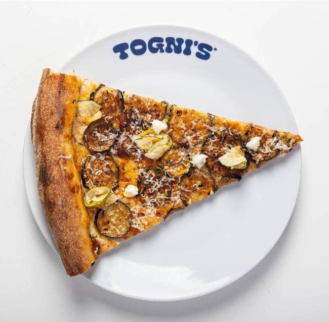 Ricas, grandes y para compartir: las pizzas de Togni's son de las más ricas. 