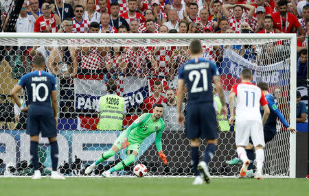 Soccer Football - World Cup - Final - France v Croatia - Luzhniki Stadium, Moscow, Russia - July 15, 2018 France's Antoine Griezmann scores their second goal from a penalty REUTERS/Darren Staples