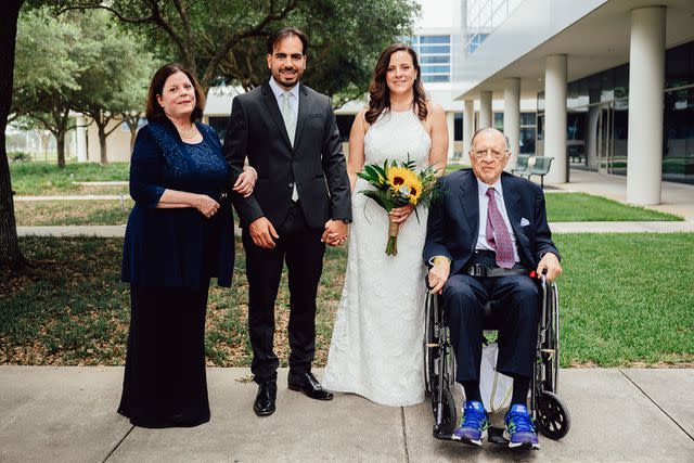 Houston Methodist Baytown hosts granddaughter's wedding for hospice patient, Local