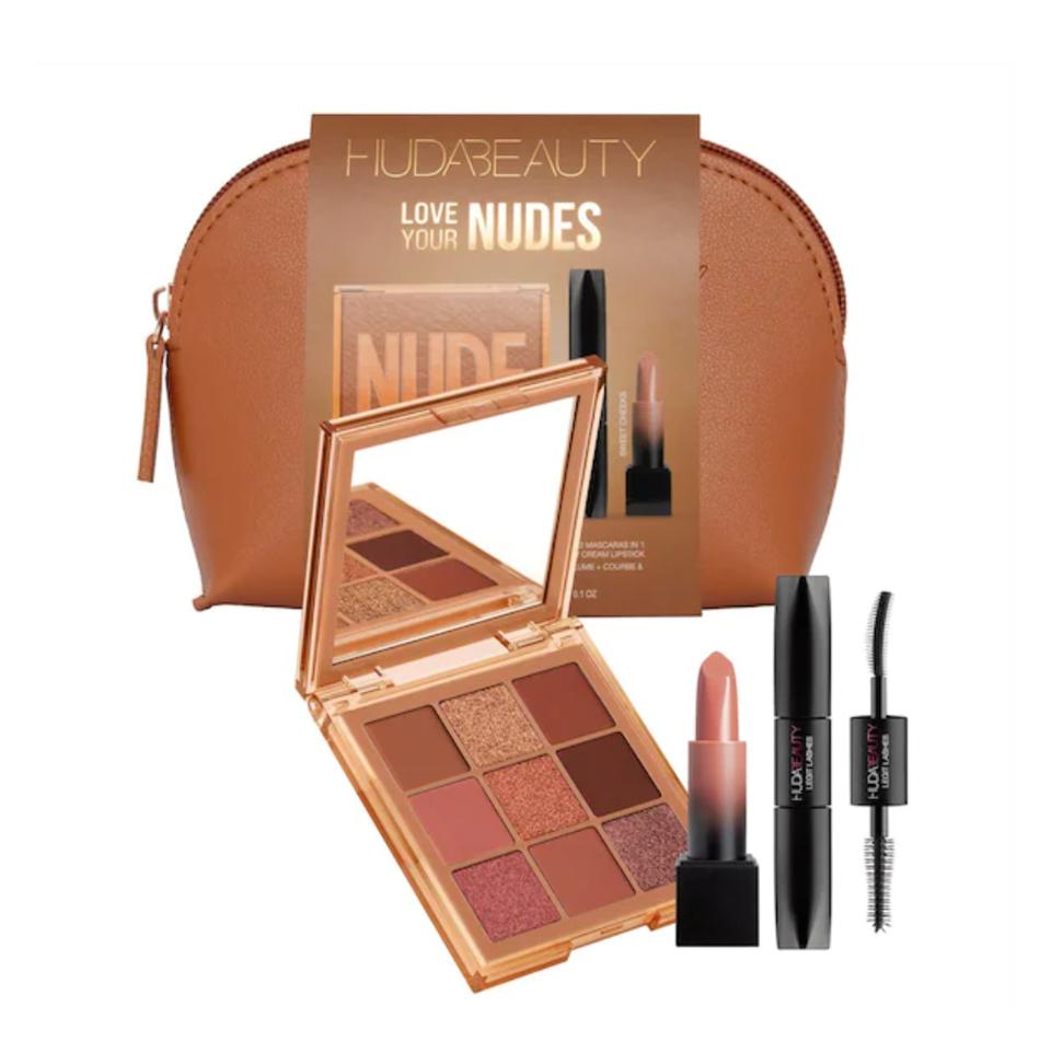 43€<br><p>Ce coffret contient : </p> <ul class="items"> <li>1 palette de fards à paupières Nude Obsessions</li> <li>1 rouge à lèvres hydratant Power Bullet Cream Glow en grand format</li> <li>1 mini mascara à double extrémité Volume et Longueur Legit Lashes</li> </ul><br><a href="https://www.sephora.fr/p/coffret-love-your-nudes-medium---coffret-levres-P10045018.html" rel="nofollow noopener" target="_blank" data-ylk="slk:Acheter;elm:context_link;itc:0;sec:content-canvas" class="link ">Acheter</a><br><a href="https://www.elle.fr/Noel/Beaute/12-coffrets-beaute-qu-on-a-envie-d-offrir-et-de-recevoir#xtor=AL-541" rel="nofollow noopener" target="_blank" data-ylk="slk:Voir la suite des photos sur ELLE.fr;elm:context_link;itc:0;sec:content-canvas" class="link ">Voir la suite des photos sur ELLE.fr</a><br><h3> A lire aussi </h3><ul><li><a href="https://www.elle.fr/Beaute/Parfums/Tendances/parfum-homme#xtor=AL-541" rel="nofollow noopener" target="_blank" data-ylk="slk:Les meilleurs parfums pour homme du moment;elm:context_link;itc:0;sec:content-canvas" class="link ">Les meilleurs parfums pour homme du moment</a></li><li><a href="https://www.elle.fr/Beaute/Maquillage/Tendances/Cadeaux-beaute#xtor=AL-541" rel="nofollow noopener" target="_blank" data-ylk="slk:Noël 2020 : 20 idées de cadeaux beauté;elm:context_link;itc:0;sec:content-canvas" class="link ">Noël 2020 : 20 idées de cadeaux beauté</a></li><li><a href="https://www.elle.fr/Noel/Beaute/Spa-des-soins-pour-les-fetes#xtor=AL-541" rel="nofollow noopener" target="_blank" data-ylk="slk:Spa : 10 soins à offrir pour Noël;elm:context_link;itc:0;sec:content-canvas" class="link ">Spa : 10 soins à offrir pour Noël</a></li><li><a href="https://www.elle.fr/Noel/Beaute/coffret-parfum-Noel#xtor=AL-541" rel="nofollow noopener" target="_blank" data-ylk="slk:18 coffrets parfums pour Noël qu’on voudrait voir sous notre sapin;elm:context_link;itc:0;sec:content-canvas" class="link ">18 coffrets parfums pour Noël qu’on voudrait voir sous notre sapin</a></li><li><a href="https://www.elle.fr/Astro/Horoscope/Quotidien#xtor=AL-541" rel="nofollow noopener" target="_blank" data-ylk="slk:Consultez votre horoscope sur ELLE;elm:context_link;itc:0;sec:content-canvas" class="link ">Consultez votre horoscope sur ELLE</a></li></ul>