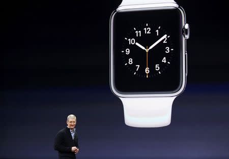 Apple CEO Tim Cook introduces the Apple Watch during an Apple event in San Francisco, California March 9, 2015. REUTERS/Robert Galbraith