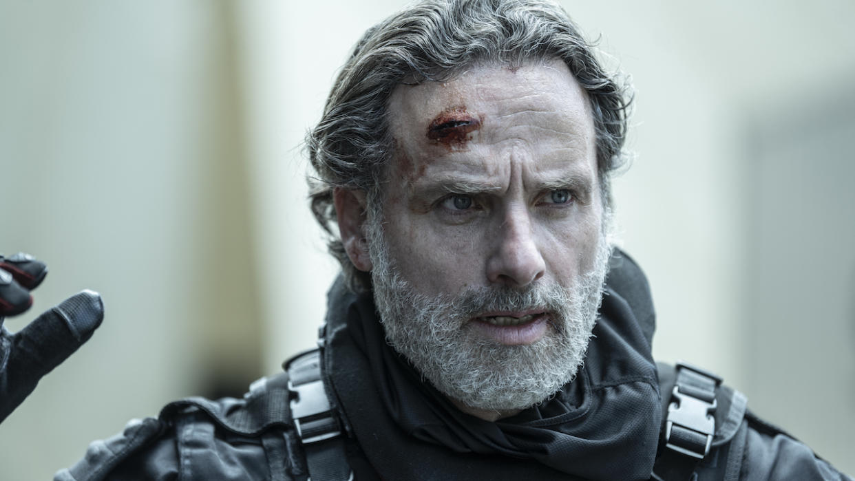  Rick with cut forehead in The Walking Dead: The Ones Who Live finale. 