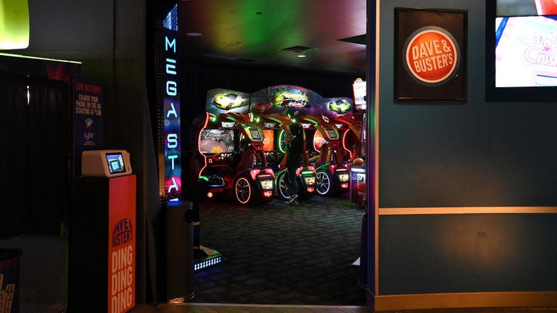 File photo of arcade games inside Dave & Buster’s entertainment room in Times Square on March 26, 2021. - Photo: Anthony Behar/Sipa USA (AP)