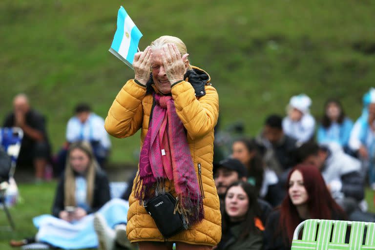 La tristeza de los hinchas argentinos en Mar del Plata