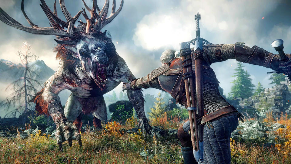 Geralt takes on a huge antlered beast in The Witcher 3