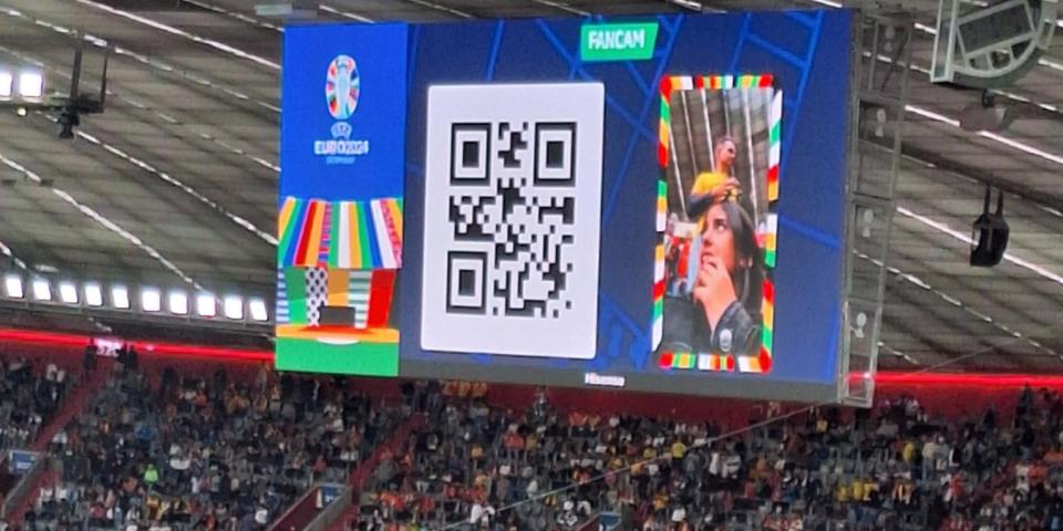 In der Halbzeitpause blendet die Uefa einen QR-Code für die "Fancam" ein