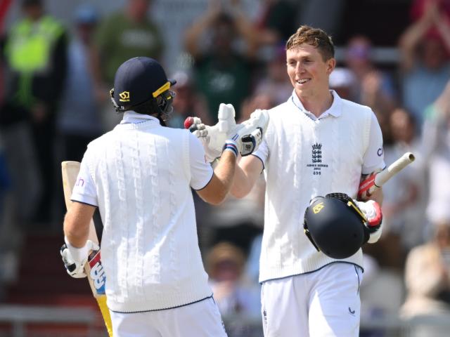 WATCH: Ben Stokes takes a spectacular two-touch catch at the boundary to  remove Australia captain Pat Cummins