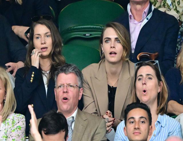 Cara Delevingne amoureuse : tendres baisers avec Minke à Wimbledon