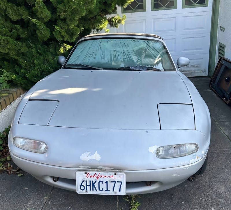 Photo: <a class="link " href="https://sfbay.craigslist.org/sfc/cto/d/san-francisco-1992-mazda-na-miata/7728949789.html" rel="nofollow noopener" target="_blank" data-ylk="slk:Craigslist;elm:context_link;itc:0;sec:content-canvas">Craigslist</a>